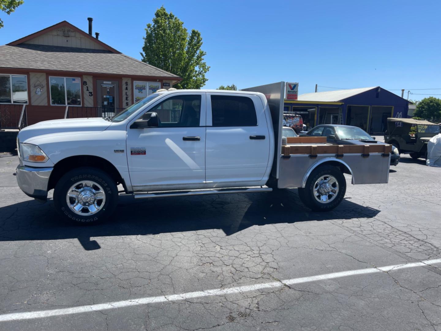 2012 Dodge Ram 2500 ST Crew Cab SWB 4WD (3C6TD5CT9CG) with an 5.7L V8 OHV 16V engine, 6-Speed Automatic transmission, located at 813 E Fairview Ave, Meridian , ID, 83642, (208) 336-8230, 43.618851, -116.384010 - Photo#0